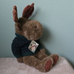 Boyds Bears MUKLUK MOOSE 1998 Alps Sportswear, 17”, Green Sweater, NWT